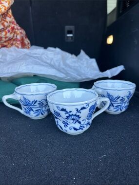 vintage Blue Danube porcelain teacups featuring a blue onion pattern